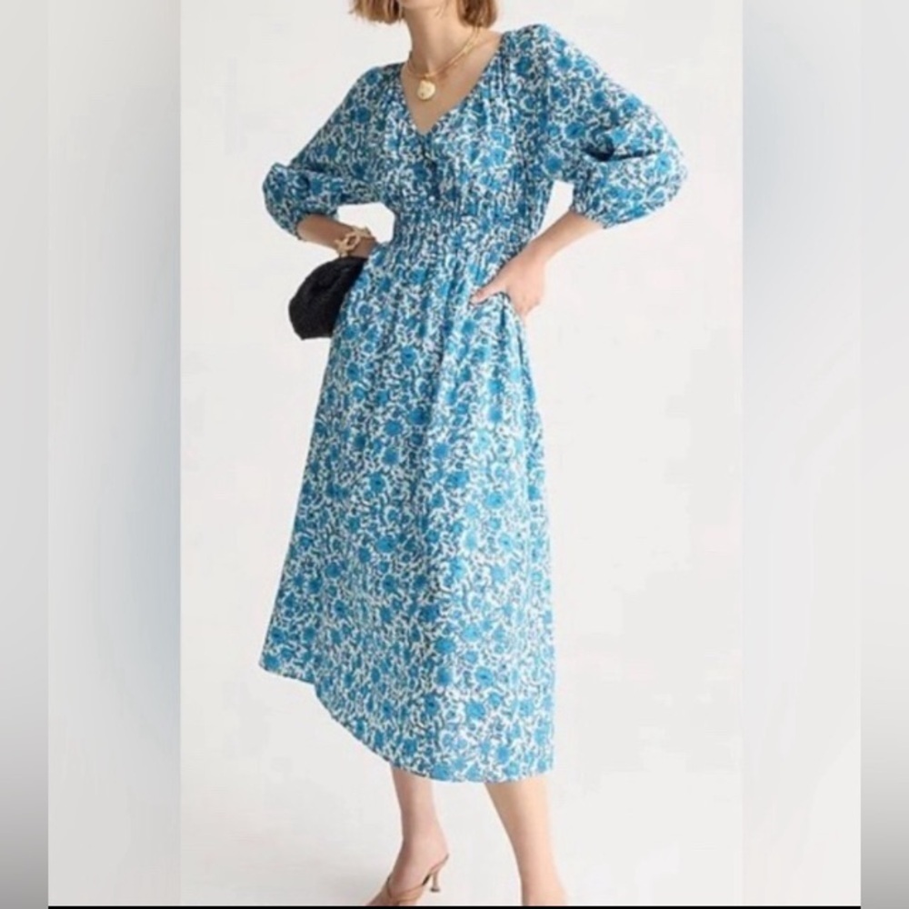 J Crew - NEW -  V-neck midi dress in blue blooms blockprint. Small - Ivory Blue